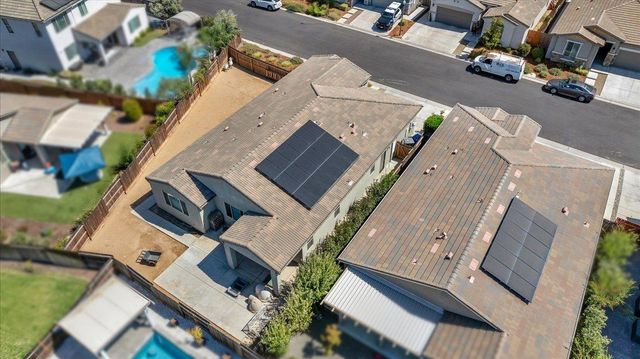 3833 Hannah Lane, Clovis, CA 93619