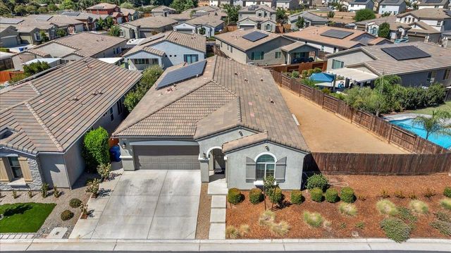 3833 Hannah Lane, Clovis, CA 93619