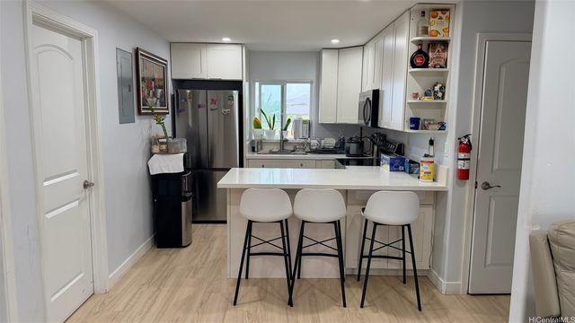 94-220 Waipahu Street, Waipahu, HI 96797