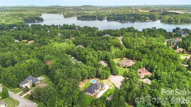 220 Palm Cove Way, York, SC 29745