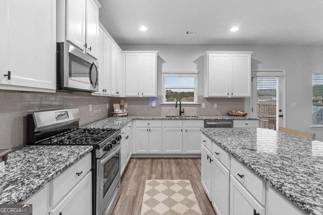 512 Adare Parkway, Adairsville, GA 30103