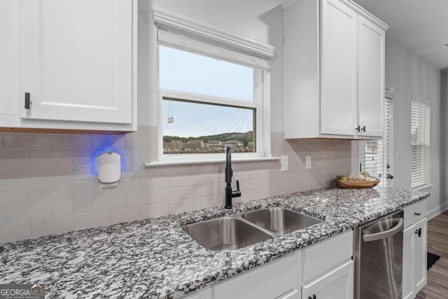 512 Adare Parkway, Adairsville, GA 30103