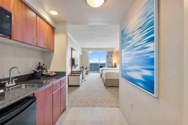 18001 Collins Ave 2806, North Miami Beach, FL 33160