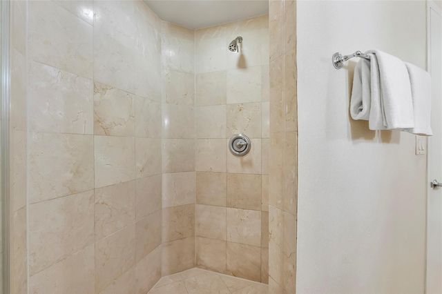 18001 Collins Ave 2806, North Miami Beach, FL 33160