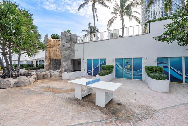 18001 Collins Ave 2806, North Miami Beach, FL 33160