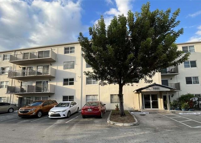 5501 NW 7th Street E412, Miami, FL 33126