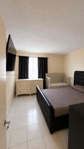 5501 NW 7th Street E412, Miami, FL 33126