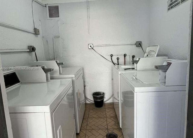5501 NW 7th Street E412, Miami, FL 33126