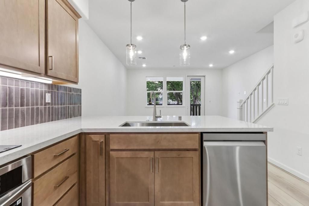 Image 11 of property listing at 37431 Fremont Boulevard, Fremont, CA 94536