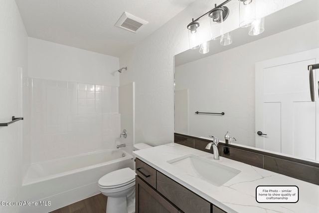 13248 N International St, Rathdrum, ID 83858