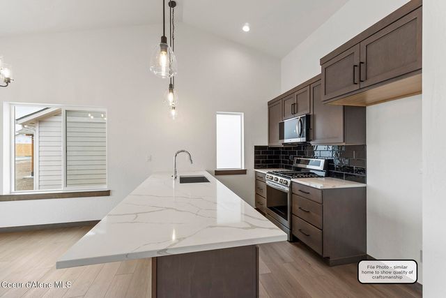 13248 N International St, Rathdrum, ID 83858