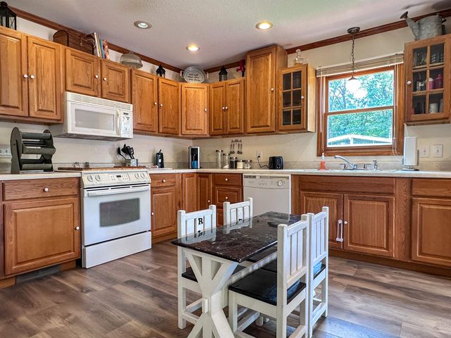 152 E Lakeshore Drive, Cherokee Village, AR 72529