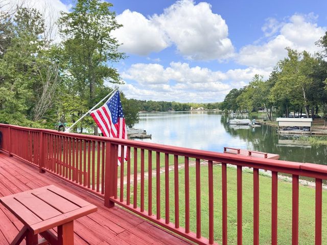 152 E Lakeshore Drive, Cherokee Village, AR 72529