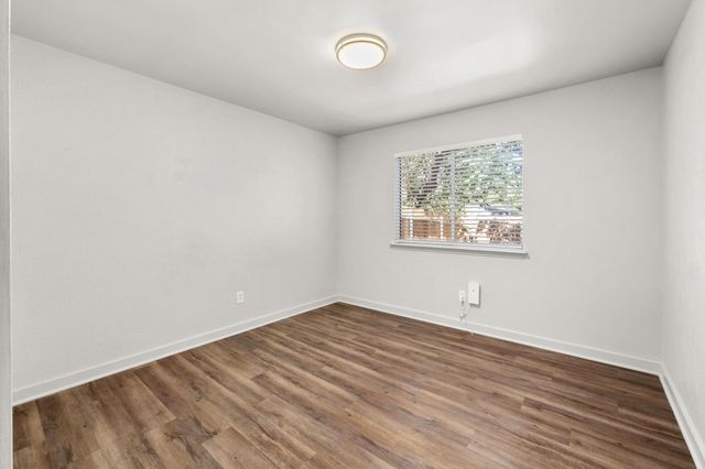 7600 Woodstone CV B, Austin, TX 78749