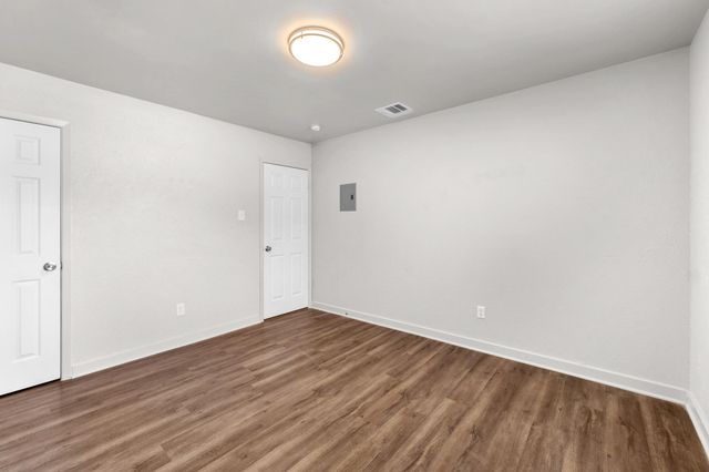 7600 Woodstone CV B, Austin, TX 78749