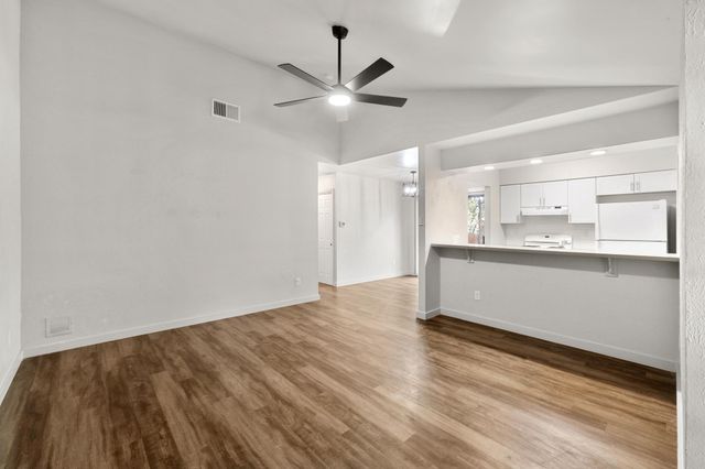 7600 Woodstone CV B, Austin, TX 78749