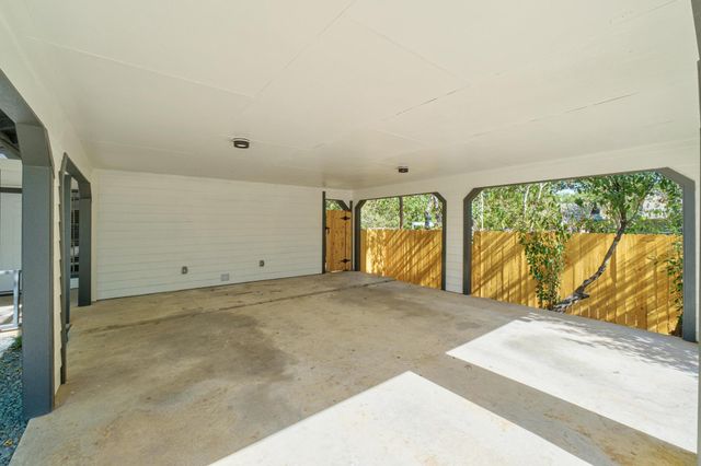 7600 Woodstone CV B, Austin, TX 78749