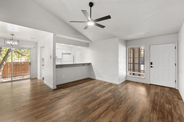 7600 Woodstone CV B, Austin, TX 78749