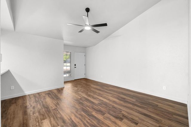 7600 Woodstone CV B, Austin, TX 78749