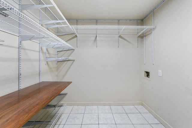7600 Woodstone CV B, Austin, TX 78749