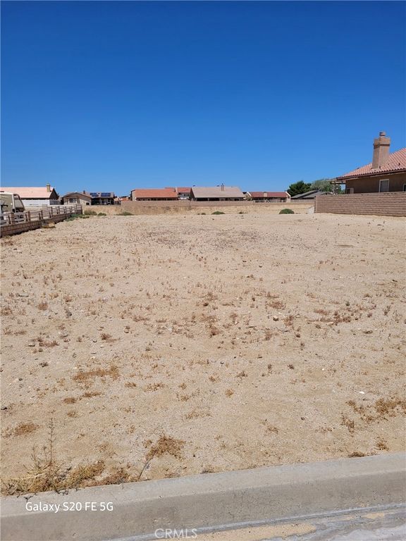 14602 Rivers Edge Road, Helendale, CA 92342