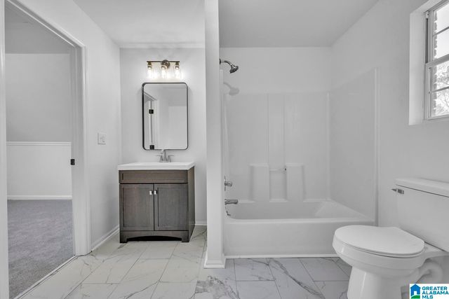 1886 HIGHWAY 160, Warrior, AL 35180