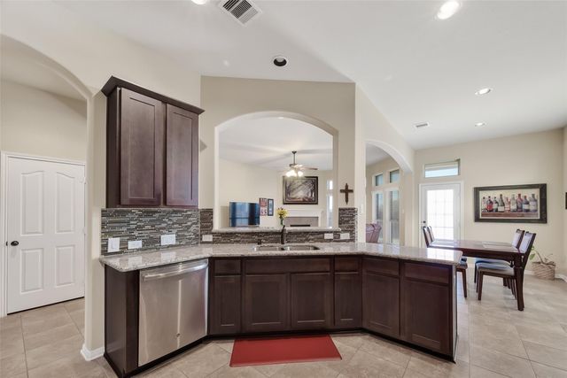 1018 Nantucket Street, Pasadena, TX 77503