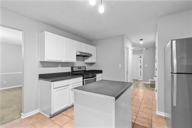 498 Pecan Wood Circle, Fairburn, GA 30213