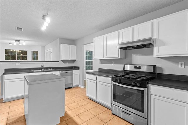 498 Pecan Wood Circle, Fairburn, GA 30213