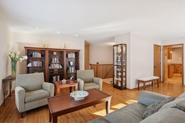 5833 Creek Valley Road, Edina, MN 55439