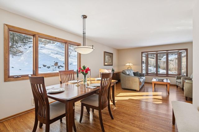 5833 Creek Valley Road, Edina, MN 55439