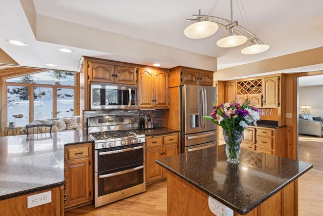 5833 Creek Valley Road, Edina, MN 55439