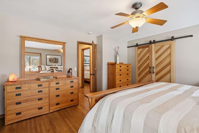 5833 Creek Valley Road, Edina, MN 55439