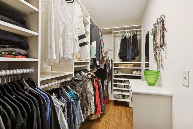 5833 Creek Valley Road, Edina, MN 55439