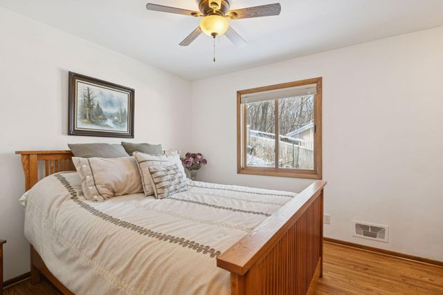 5833 Creek Valley Road, Edina, MN 55439