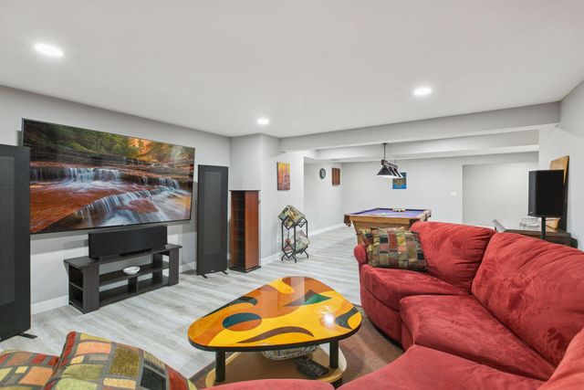 5833 Creek Valley Road, Edina, MN 55439