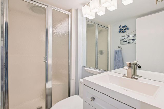 5833 Creek Valley Road, Edina, MN 55439