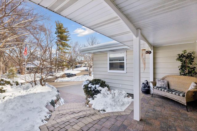 5833 Creek Valley Road, Edina, MN 55439