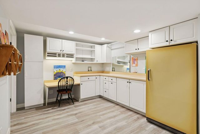 5833 Creek Valley Road, Edina, MN 55439