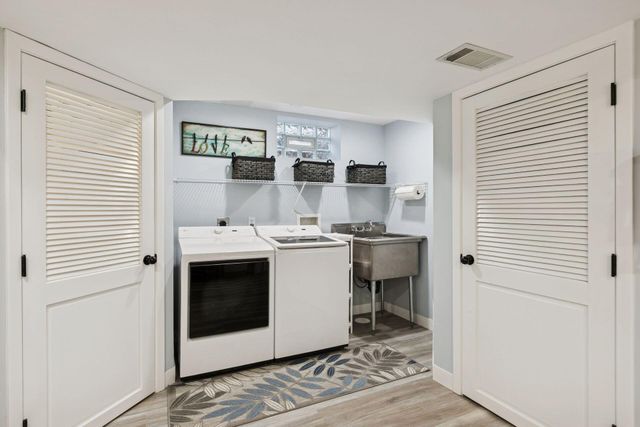 5833 Creek Valley Road, Edina, MN 55439