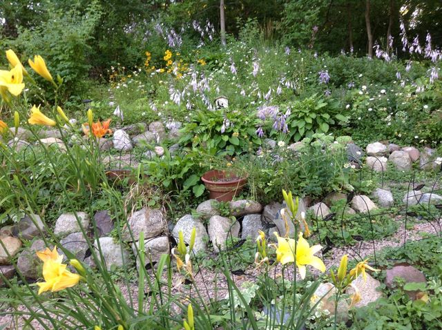 5833 Creek Valley Road, Edina, MN 55439