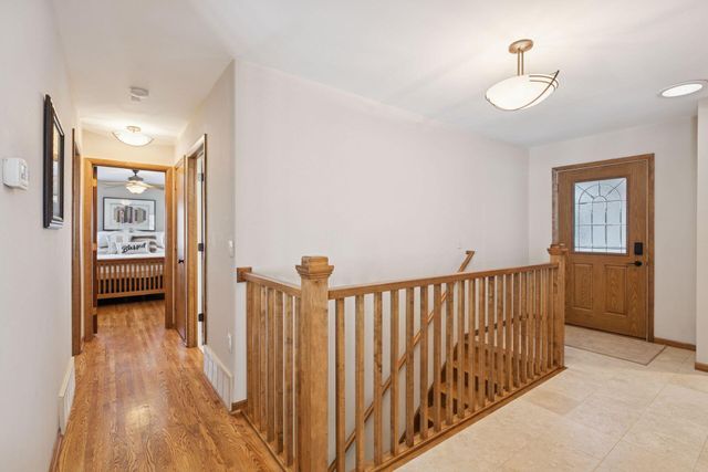 5833 Creek Valley Road, Edina, MN 55439