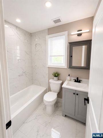 322 10th Street, Newark, NJ 07107