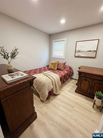 322 10th Street, Newark, NJ 07107