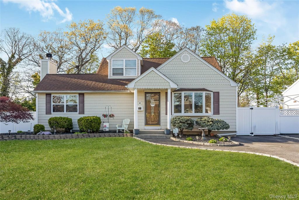 45 Beecher Avenue, East Islip, NY 11730