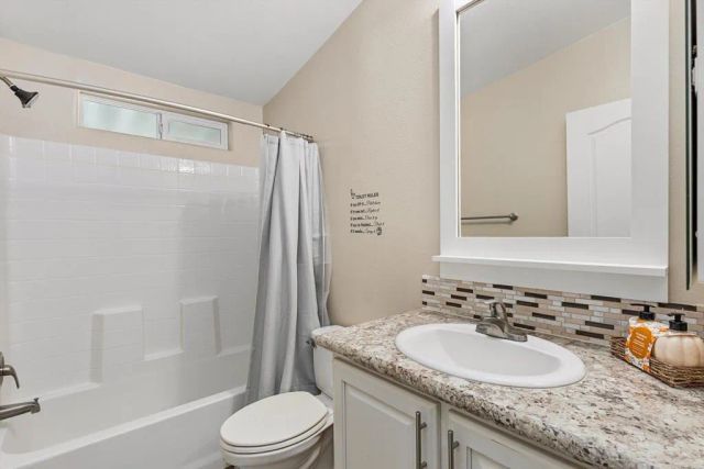2700 E Valley 64, Escondido, CA 92027
