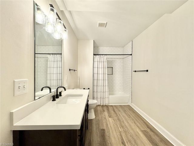 801 W McGee Street 4, Greensboro, NC 27401