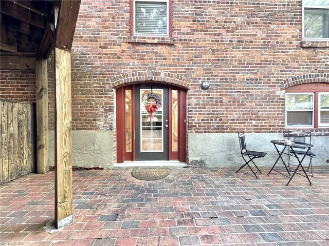 801 W McGee Street 4, Greensboro, NC 27401