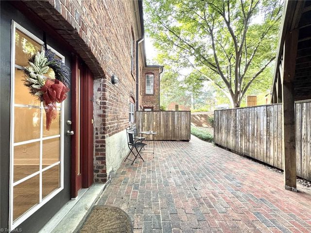 801 W McGee Street 4, Greensboro, NC 27401