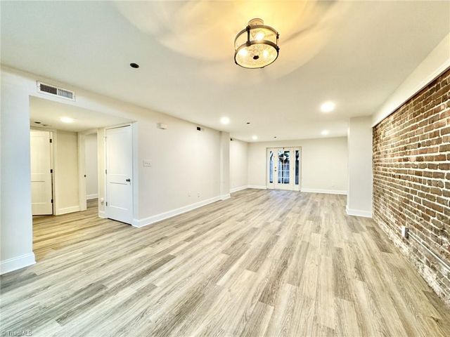 801 W McGee Street 4, Greensboro, NC 27401